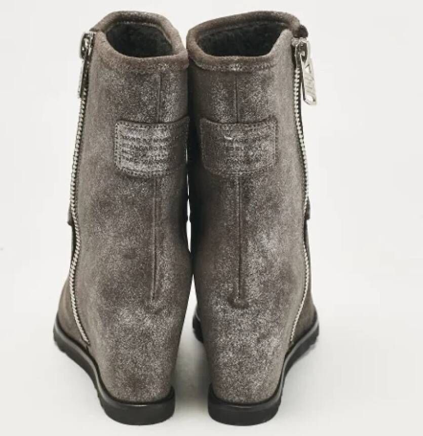 Marc Jacobs Pre-owned Suede boots Gray Dames