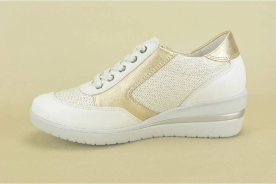 mephisto Gouden en witte stijlvolle sneakers White Dames