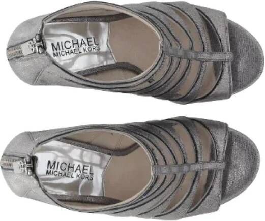 Michael Kors Pre-owned Leather heels Gray Dames