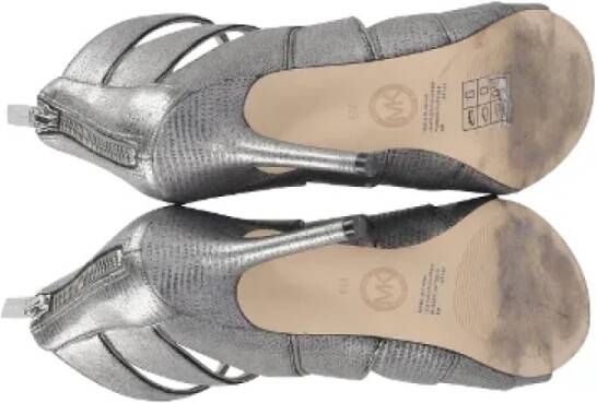 Michael Kors Pre-owned Leather heels Gray Dames