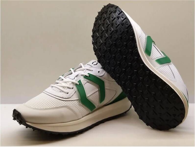 Mikakus Barcelona Witte sportschoenen met groene demping en spikes rubberen zool White Heren