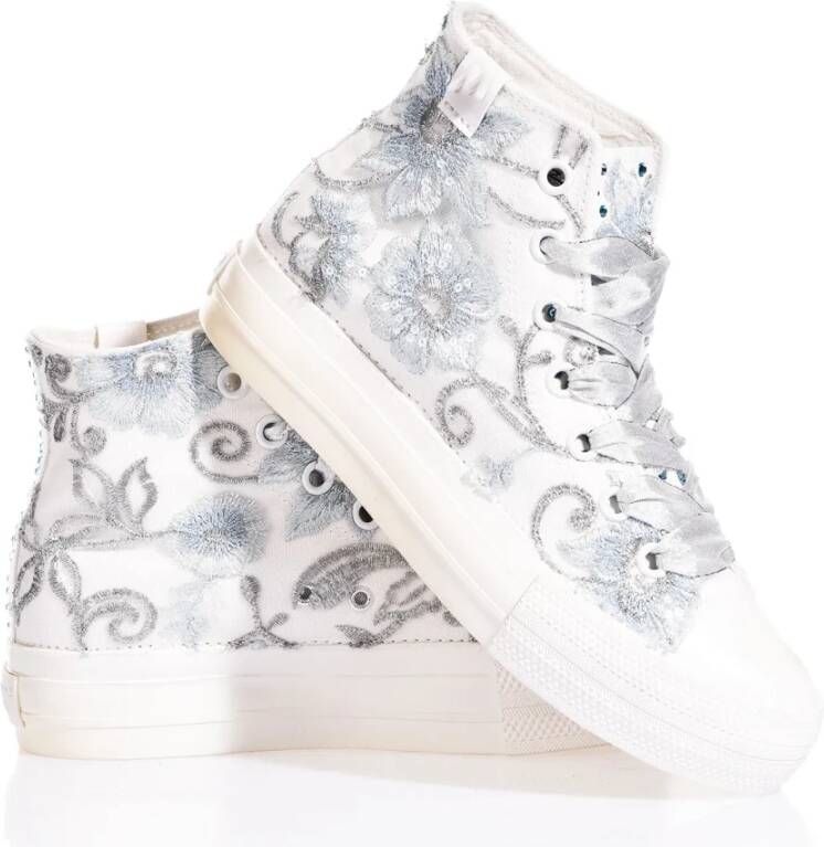 Mimanera Witte Blauwe Sneakers met Borduurwerk White Dames