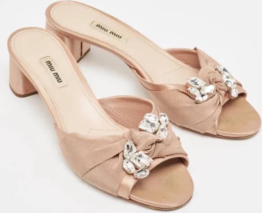 Miu Pre-owned Canvas sandals Beige Dames