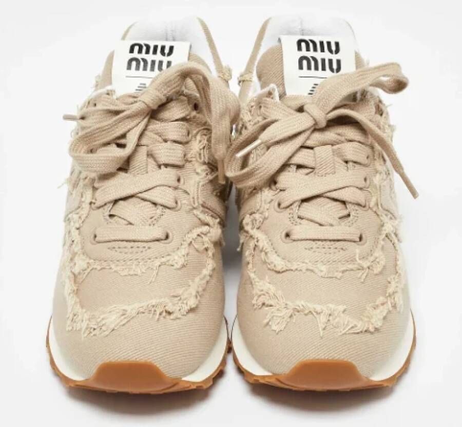 Miu Pre-owned Canvas sneakers Beige Dames