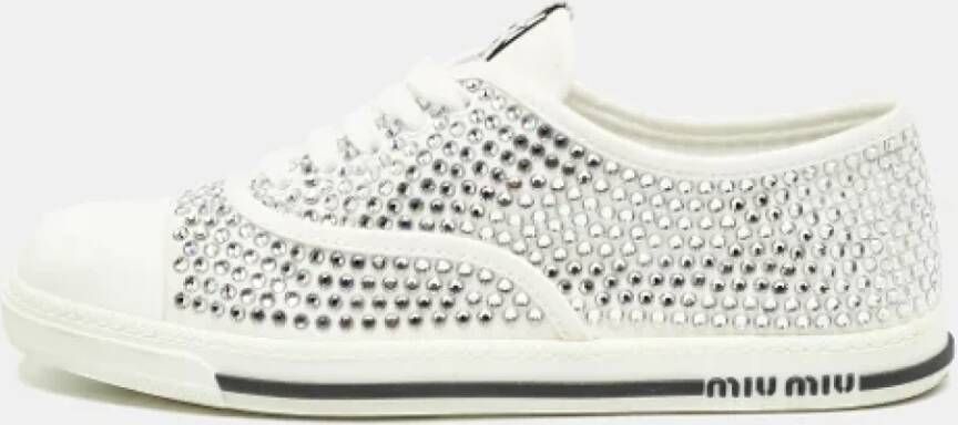 Miu Pre-owned Canvas sneakers White Dames