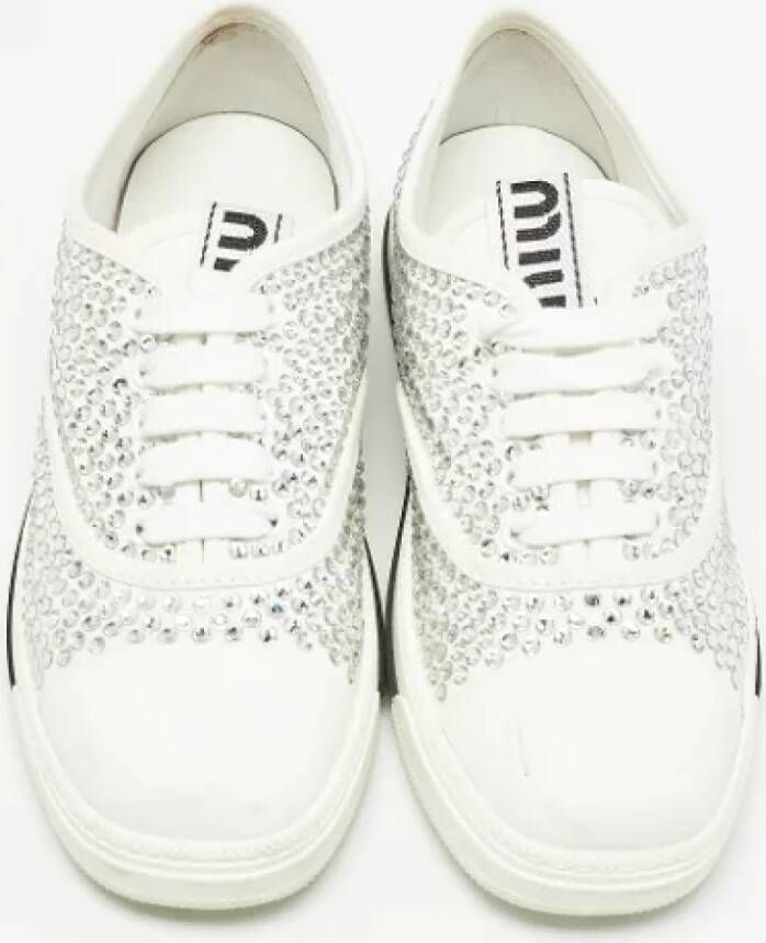 Miu Pre-owned Canvas sneakers White Dames