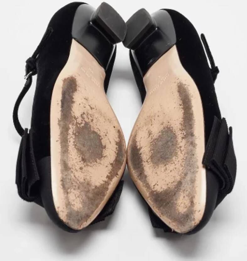 Miu Pre-owned Fabric flats Black Dames