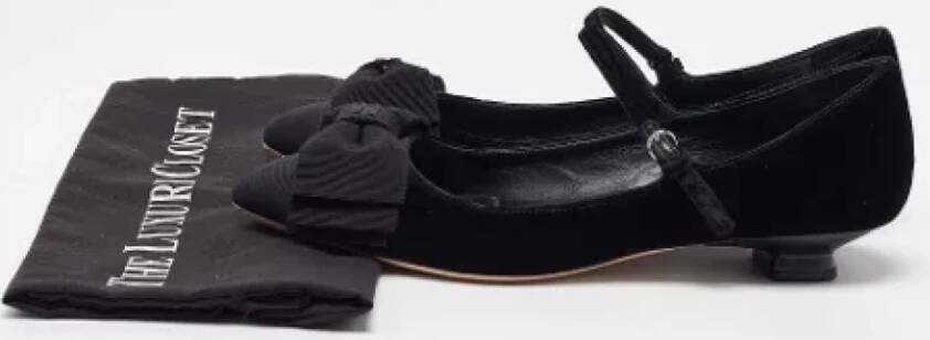 Miu Pre-owned Fabric flats Black Dames