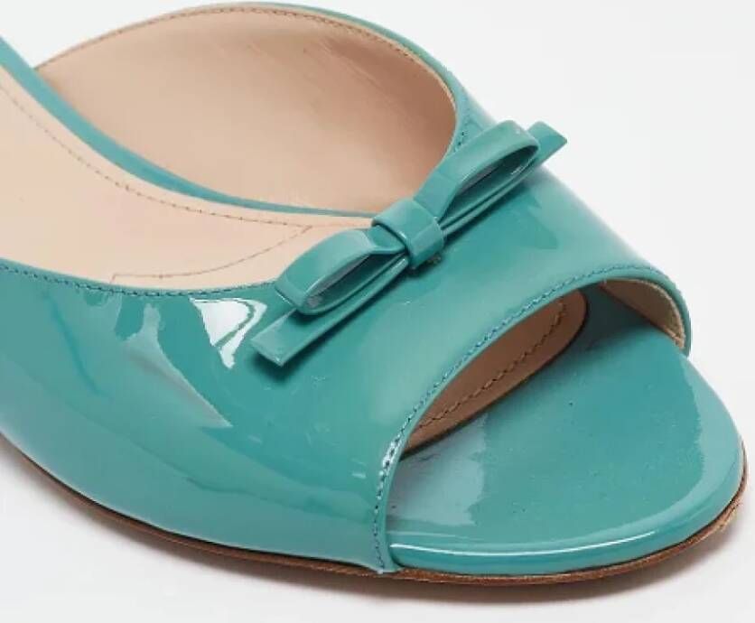 Miu Pre-owned Fabric flats Green Dames