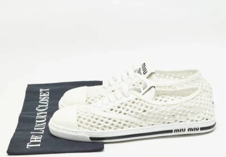 Miu Pre-owned Fabric sneakers White Dames