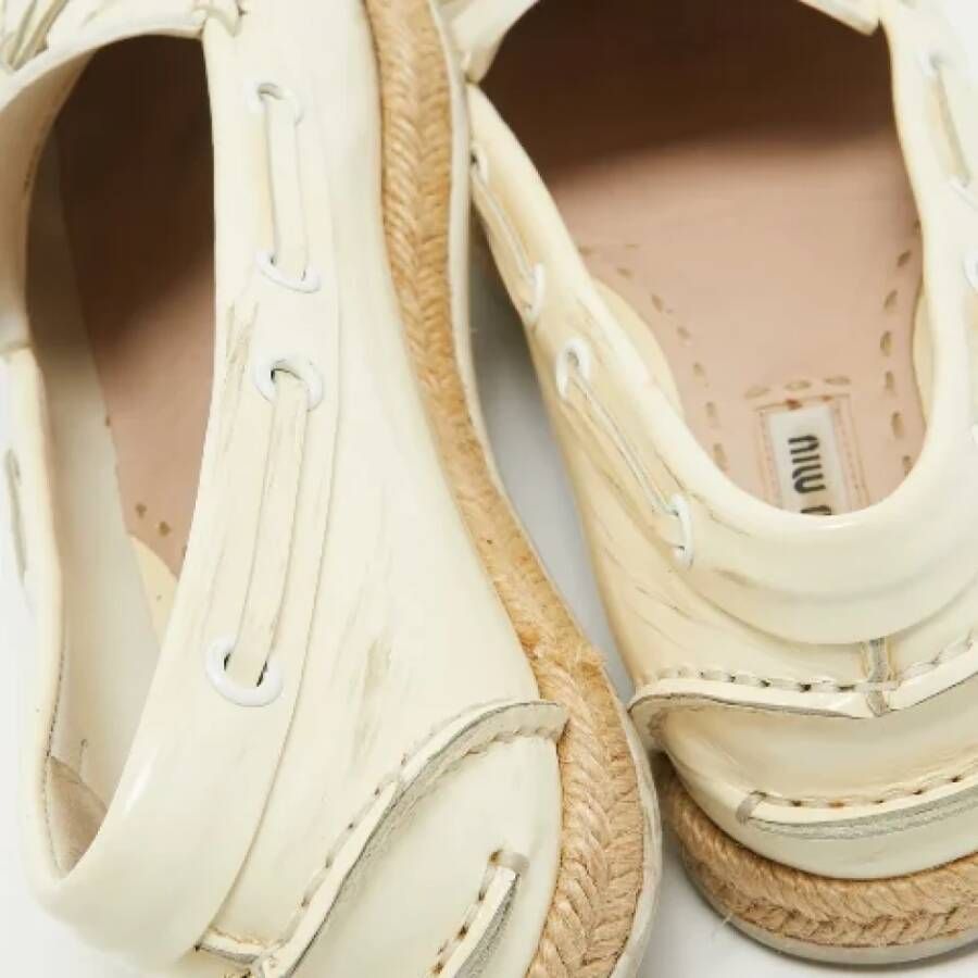 Miu Pre-owned Leather flats Beige Dames