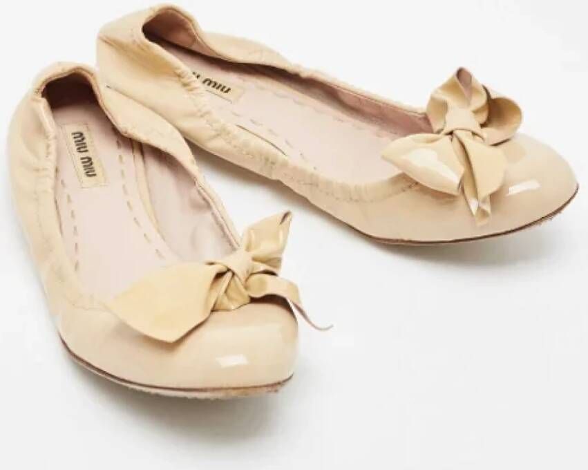 Miu Pre-owned Leather flats Beige Dames