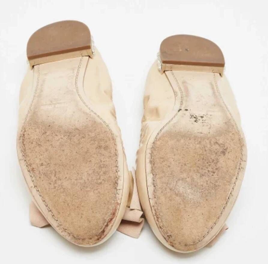 Miu Pre-owned Leather flats Beige Dames