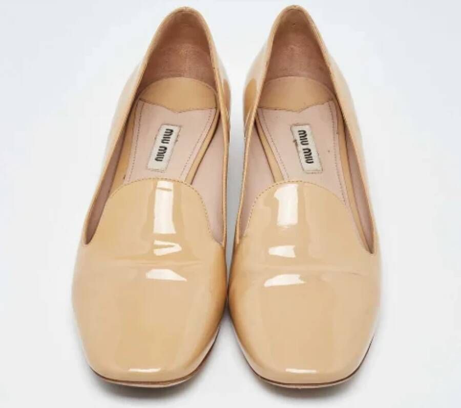 Miu Pre-owned Leather flats Beige Dames