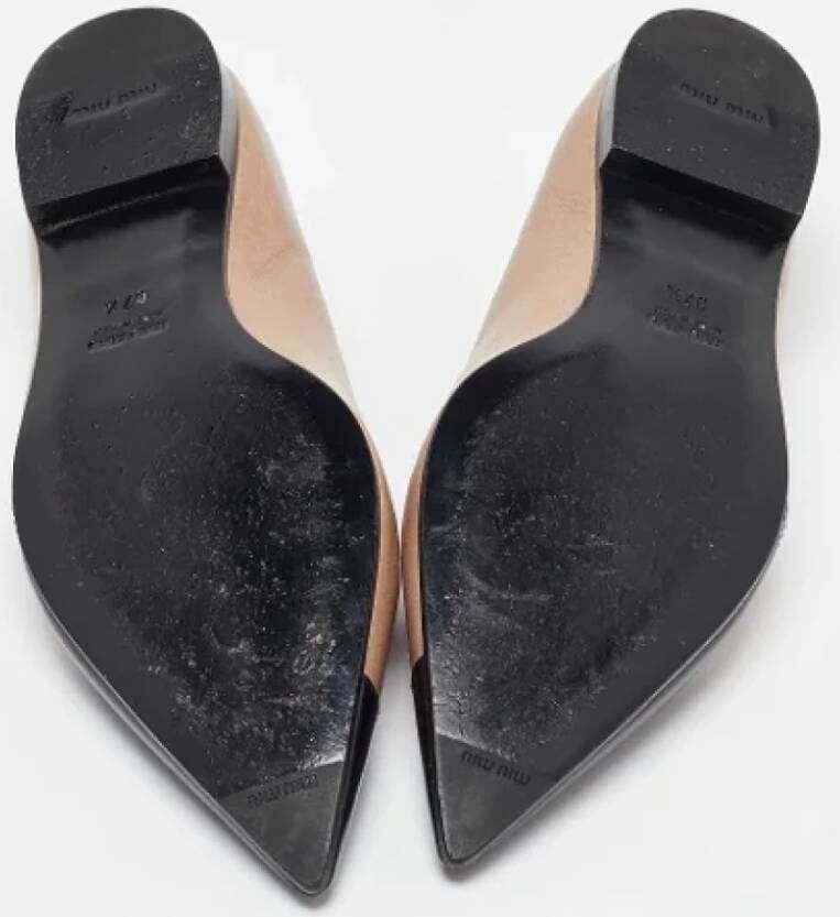 Miu Pre-owned Leather flats Beige Dames