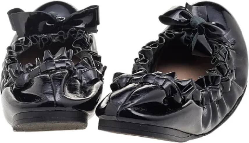 Miu Pre-owned Leather flats Black Dames