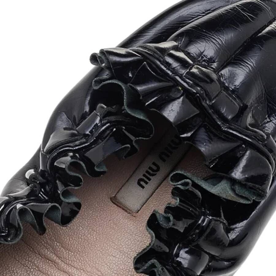 Miu Pre-owned Leather flats Black Dames