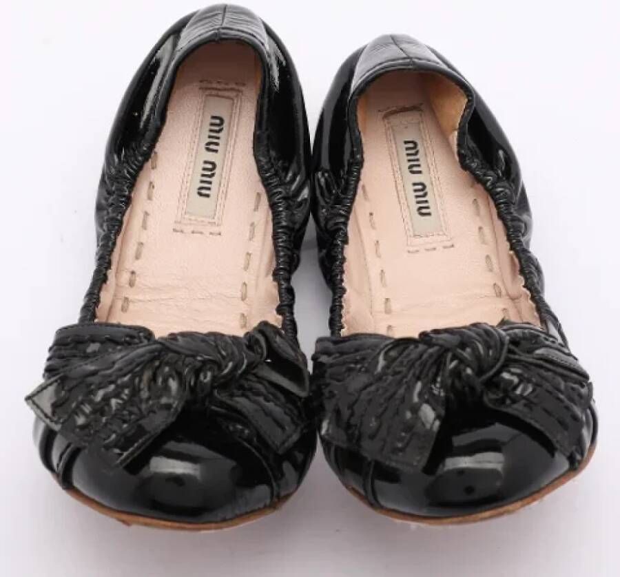 Miu Pre-owned Leather flats Black Dames