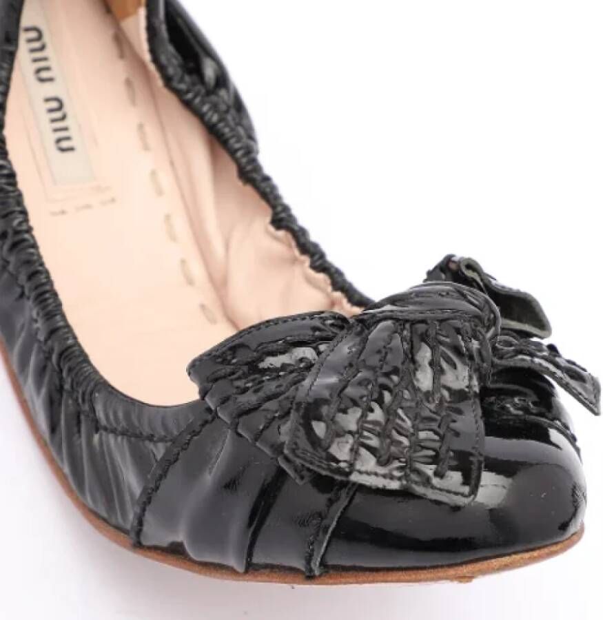 Miu Pre-owned Leather flats Black Dames