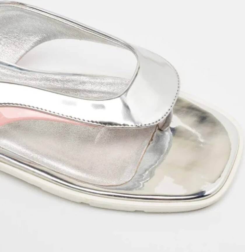 Miu Pre-owned Leather flats Gray Dames