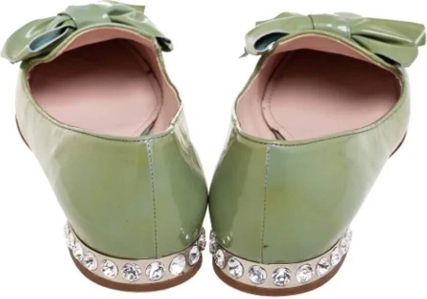 Miu Pre-owned Leather flats Green Dames
