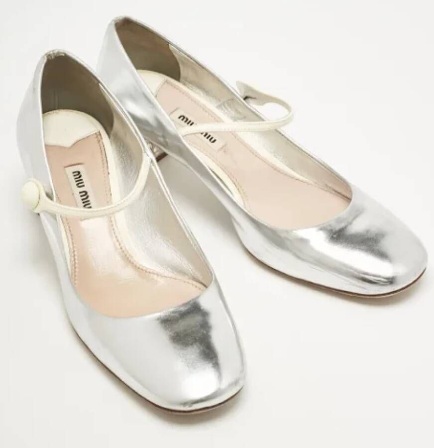 Miu Pre-owned Leather heels Gray Dames