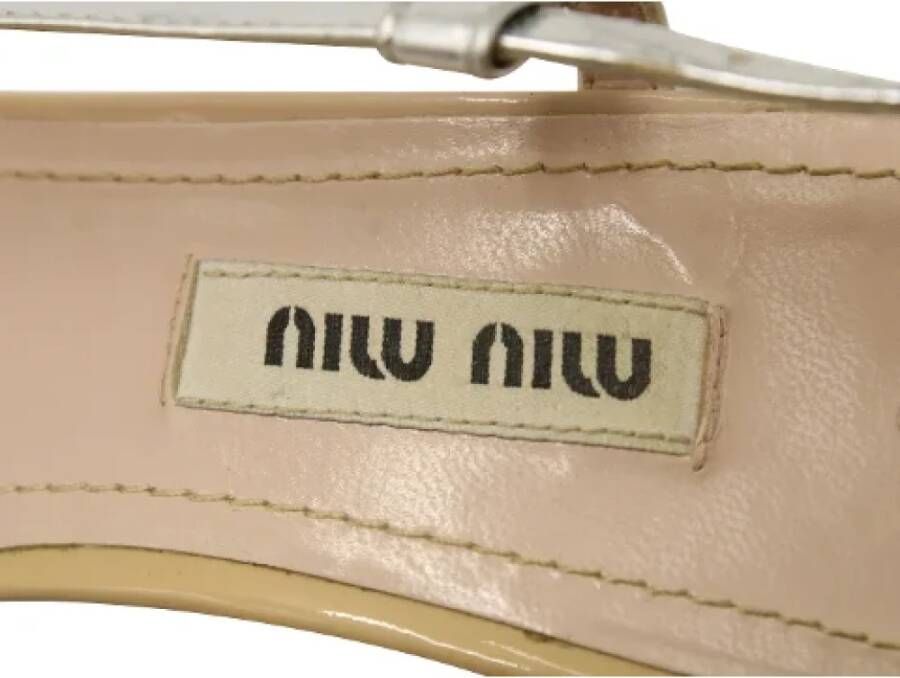 Miu Pre-owned Leather sandals Beige Dames