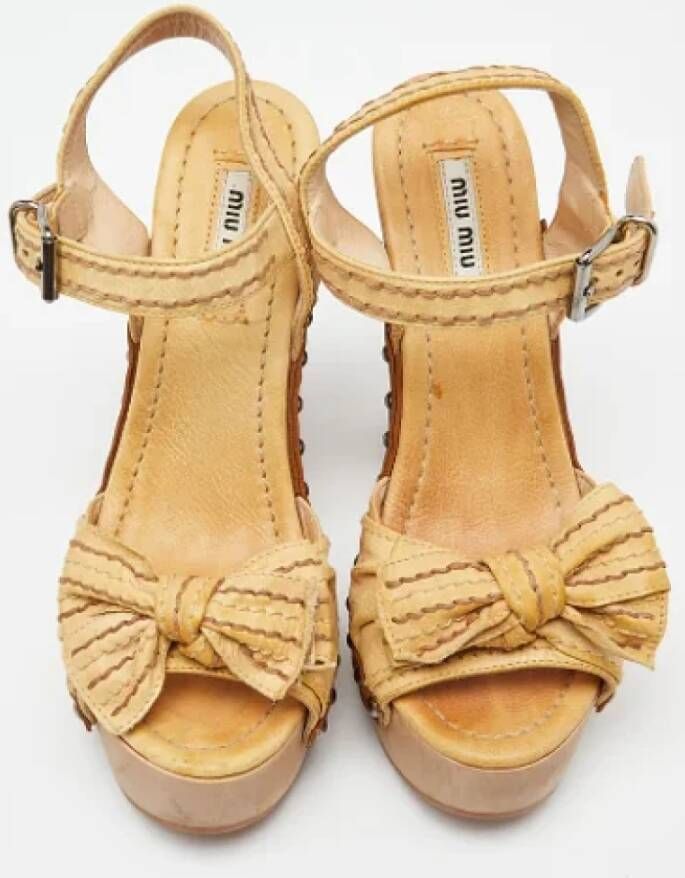 Miu Pre-owned Leather sandals Beige Dames