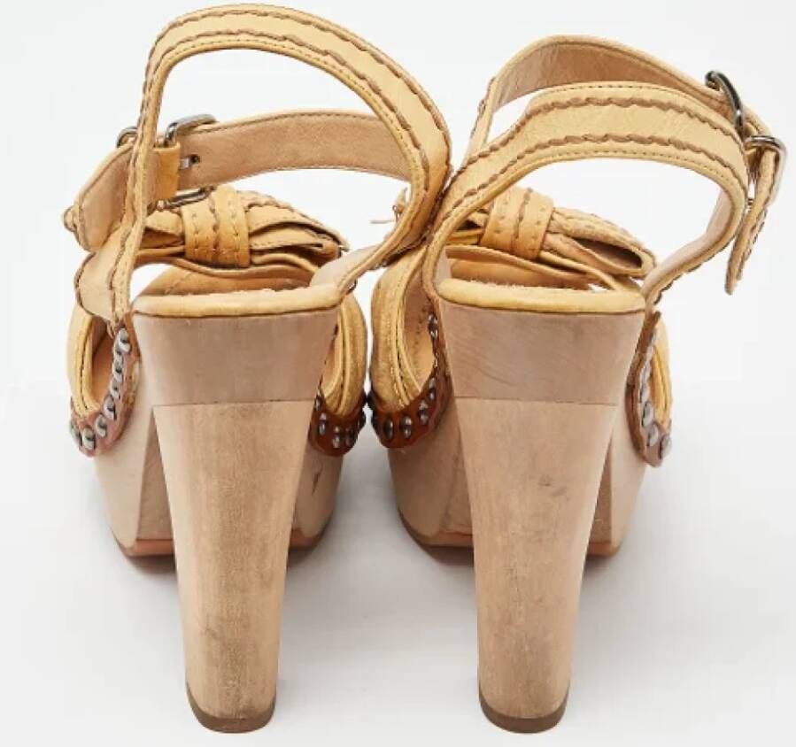 Miu Pre-owned Leather sandals Beige Dames