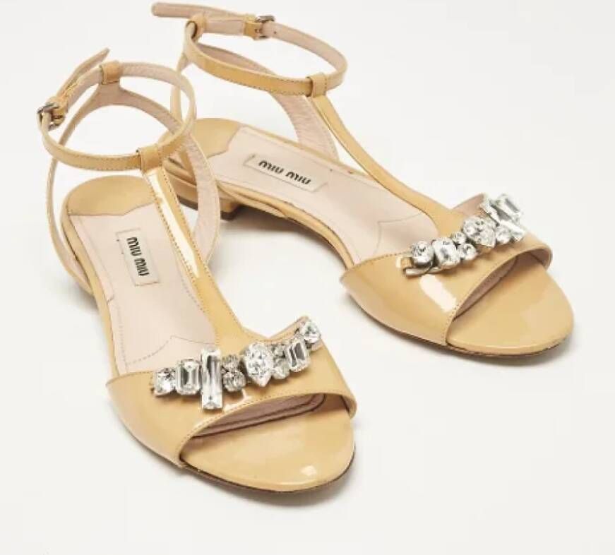 Miu Pre-owned Leather sandals Beige Dames