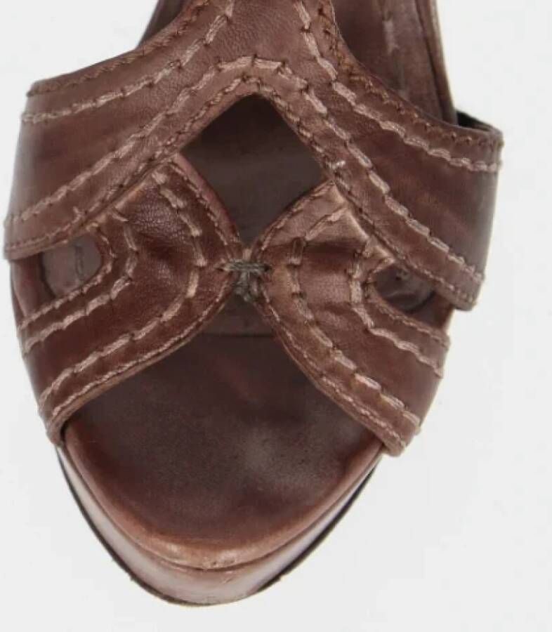 Miu Pre-owned Leather sandals Brown Dames