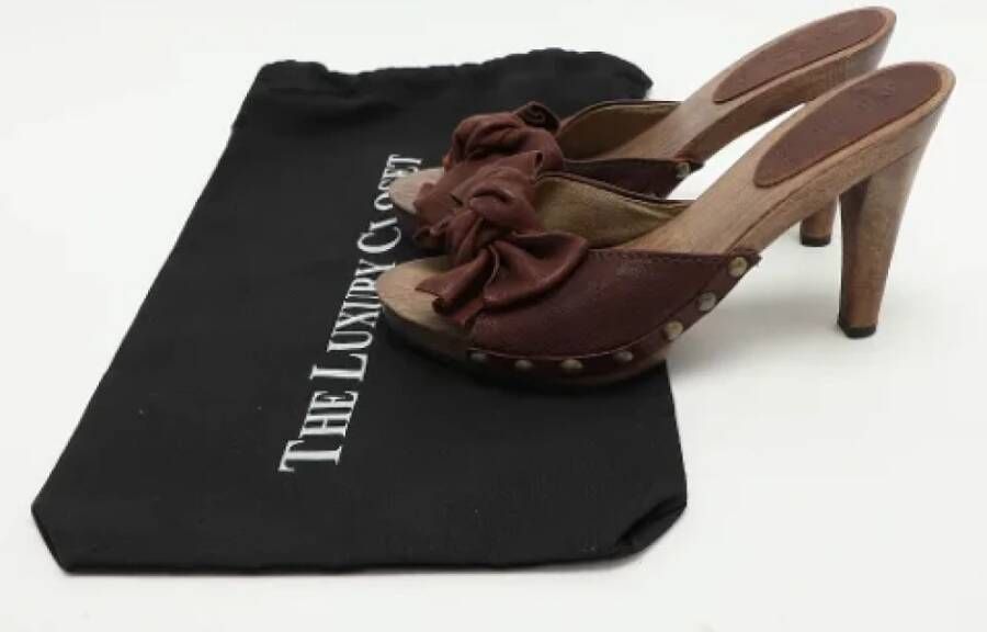 Miu Pre-owned Leather sandals Brown Dames