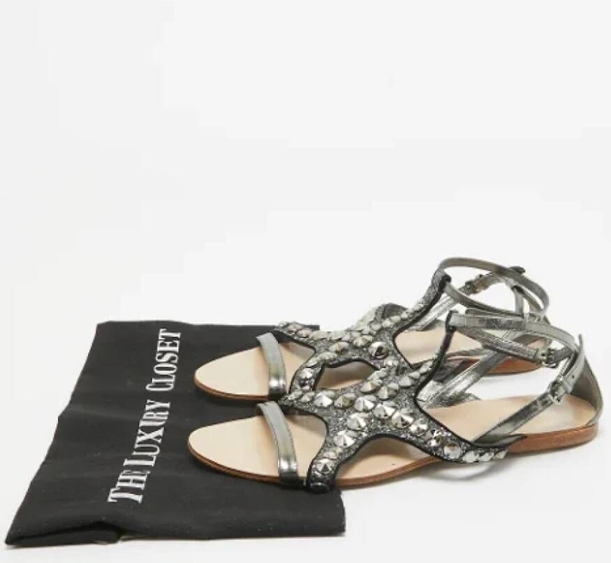 Miu Pre-owned Leather sandals Gray Dames