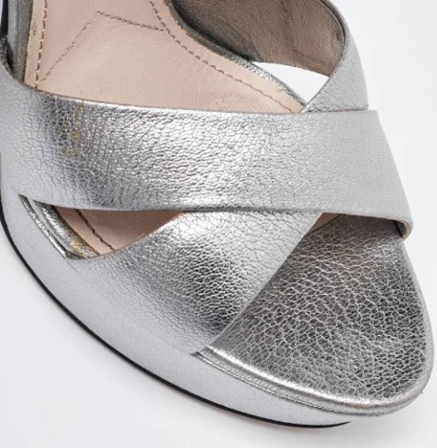 Miu Pre-owned Leather sandals Gray Dames