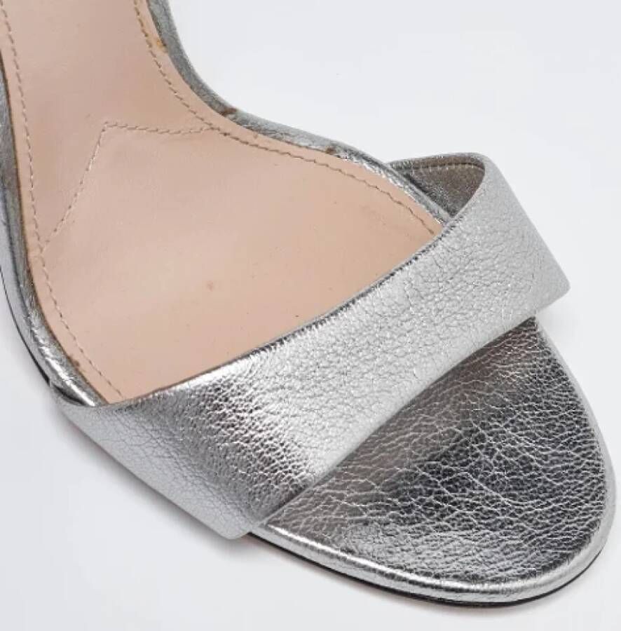 Miu Pre-owned Leather sandals Gray Dames