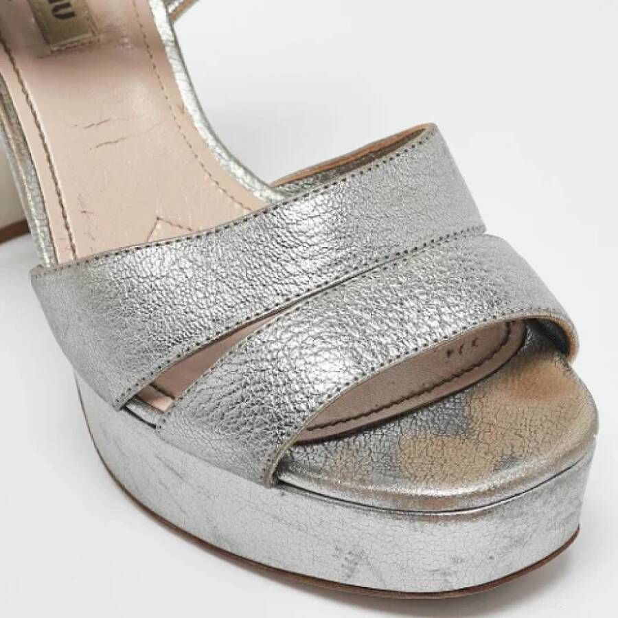 Miu Pre-owned Leather sandals Gray Dames