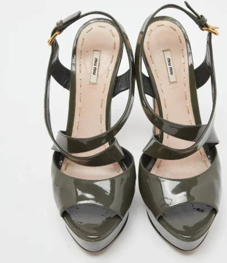 Miu Pre-owned Leather sandals Green Dames