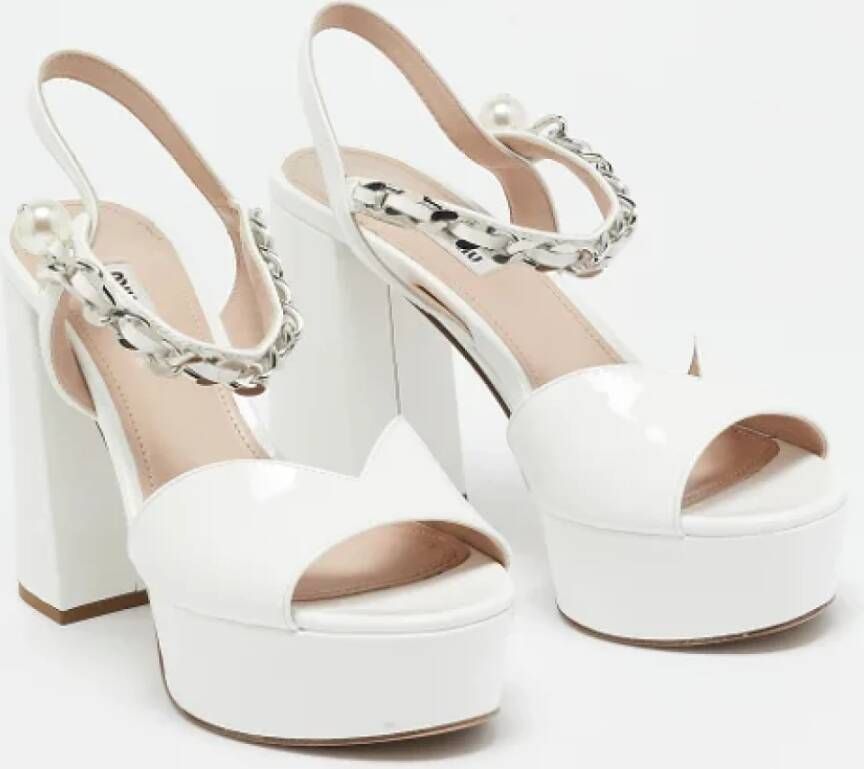 Miu Pre-owned Leather sandals White Dames