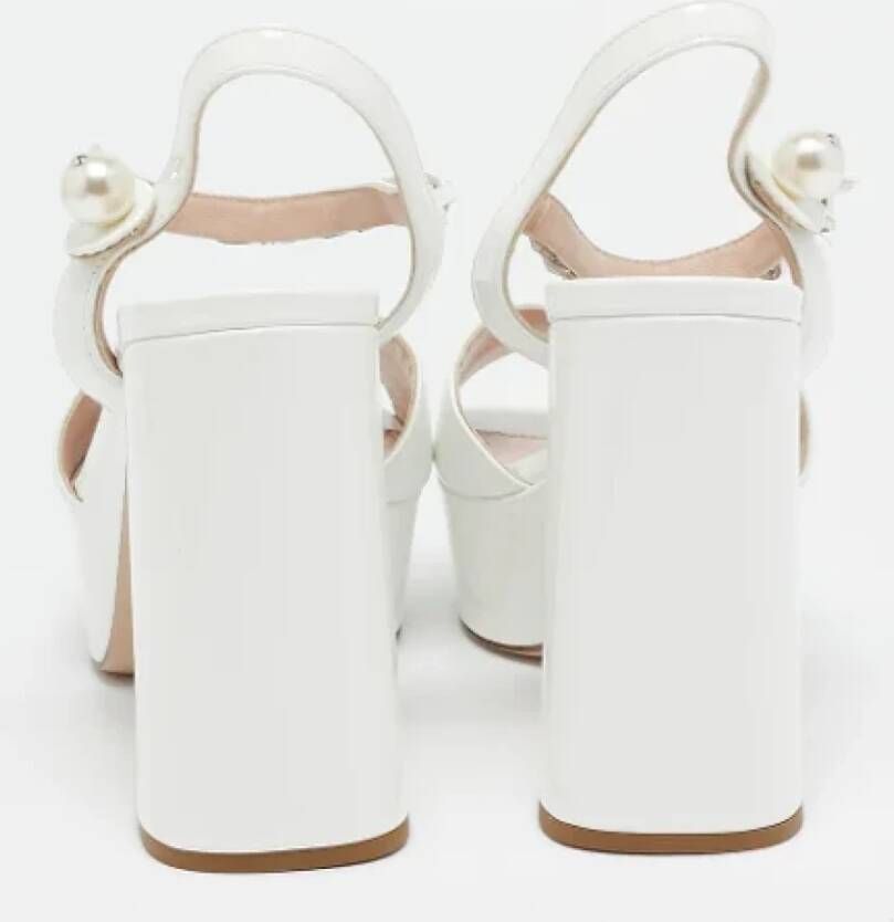 Miu Pre-owned Leather sandals White Dames