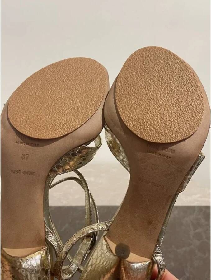 Miu Pre-owned Leather sandals Yellow Dames