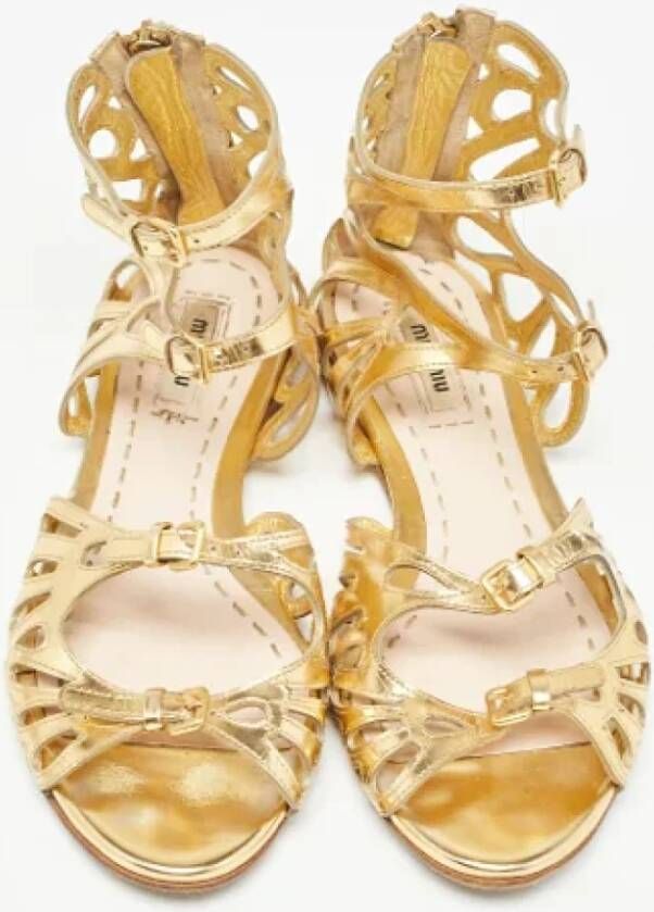 Miu Pre-owned Leather sandals Yellow Dames