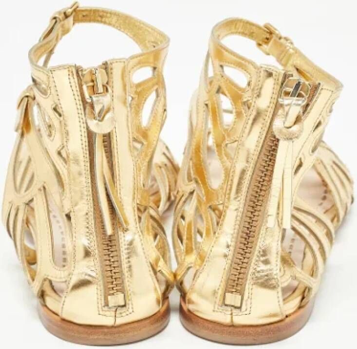 Miu Pre-owned Leather sandals Yellow Dames