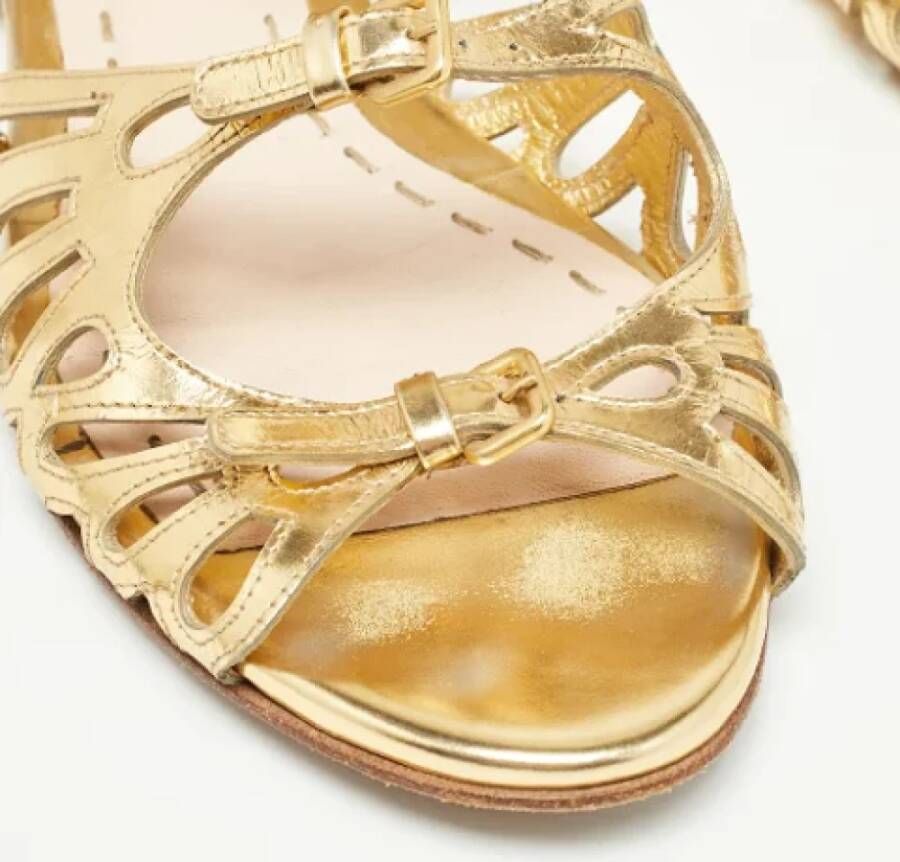 Miu Pre-owned Leather sandals Yellow Dames