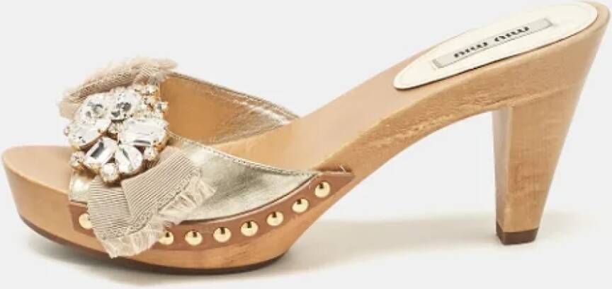 Miu Pre-owned Leather sandals Yellow Dames