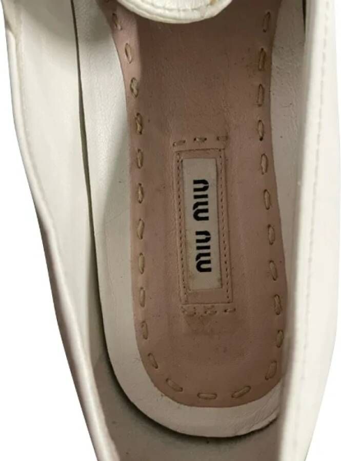 Miu Pre-owned Leather sneakers White Dames