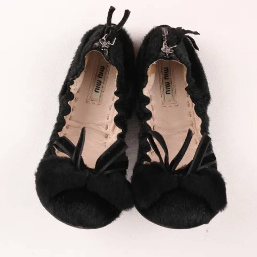 Miu Pre-owned Pony hair flats Black Dames