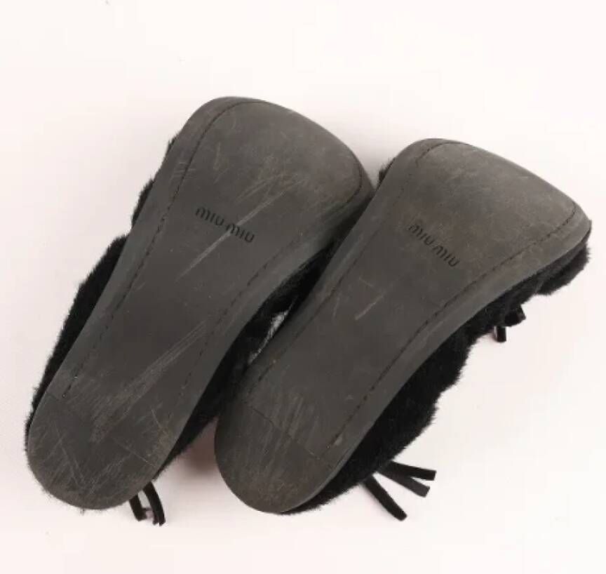 Miu Pre-owned Pony hair flats Black Dames