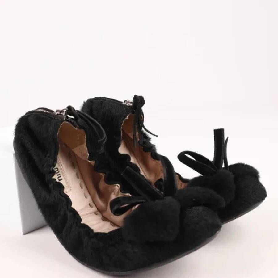 Miu Pre-owned Pony hair flats Black Dames