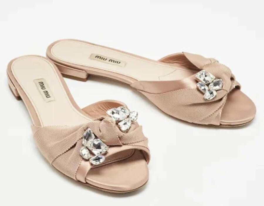 Miu Pre-owned Satin flats Beige Dames