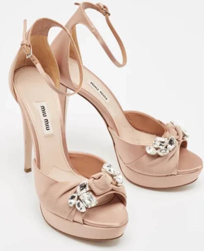 Miu Pre-owned Satin sandals Beige Dames